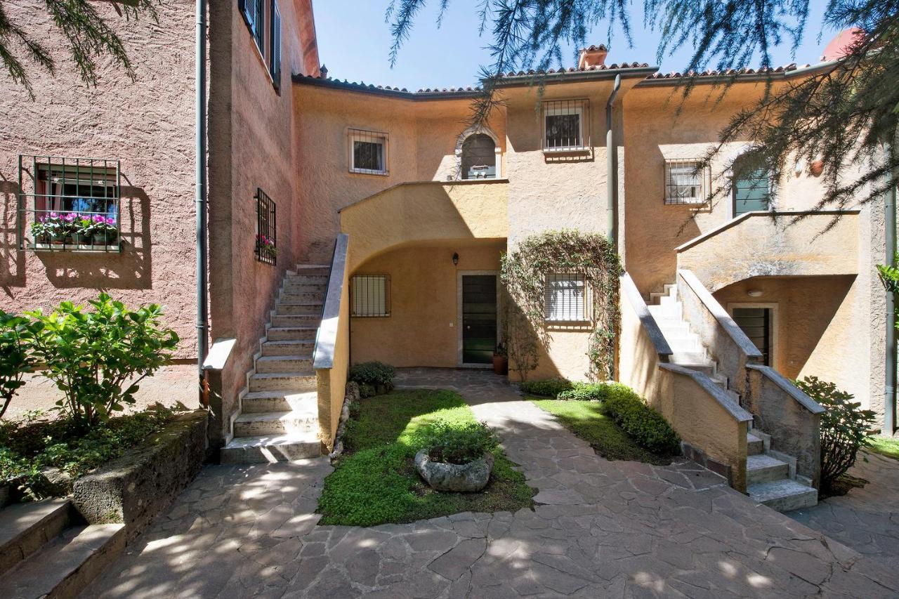 Residence I Prati Di Giussana Lierna Exterior photo